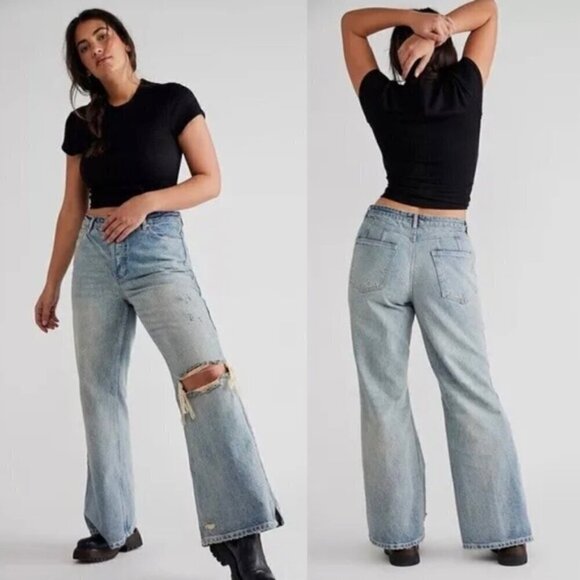 FREE PEOPLE Curvy Misfit Flare Jeans in Wash Little Rascal Size US 31 - Picture 1 of 9